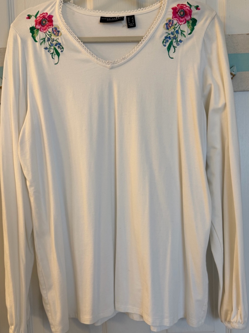 Susan Graver long-sleeve knit top w/Embroidered Details Sz L